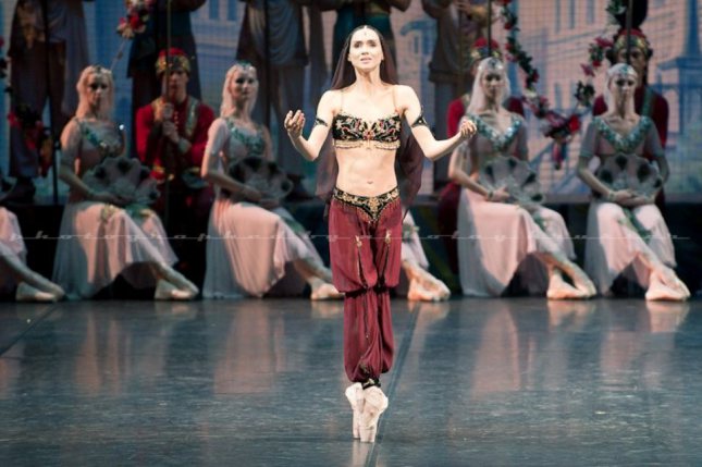 olesya-novikova-nikiya-la-bayadc3a9re-mariinsky-ballet-c2a9-nikolay-krusser-1